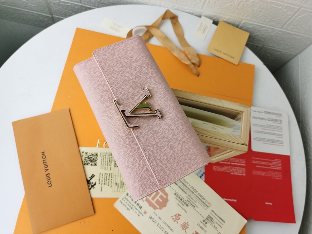 Louis Vuitton Capucines Long Wallet in Rose Pink - Picture 4 of 8